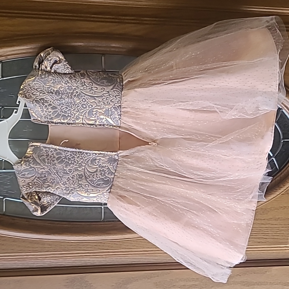 Dress - Picture 3 of 4